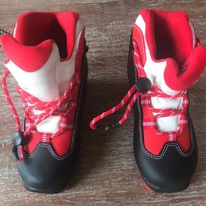 Rossignol kids size 31 cross country ski boot